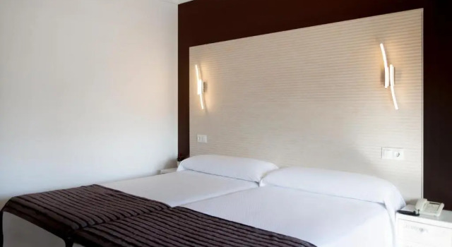 Двухместный номер Superior с балконом Hostal Alhambra