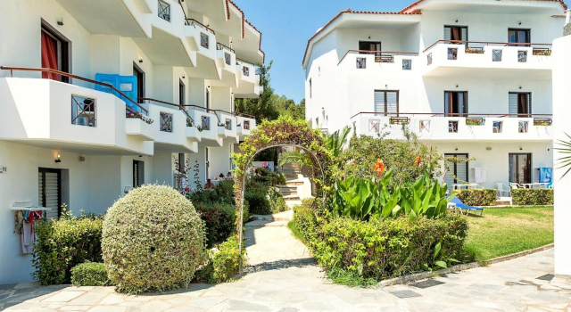 Xenios Dolphin Beach Hotel