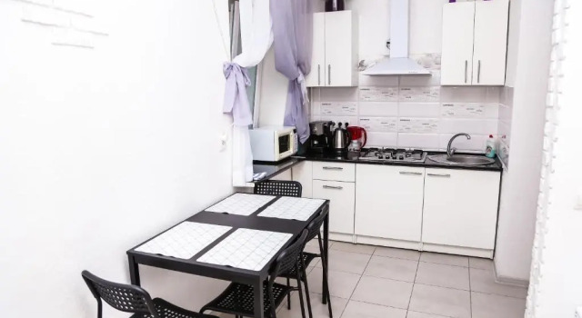 Square apartments, Забронировать Апартаменты/квартира Отели Одессы с парковкой, рядом с Памятник де Ришельё, Парковка