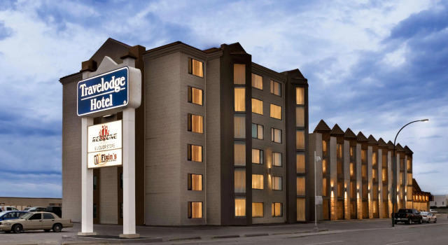 Travelodge Hotel by Wyndham Saskatoon, Book Hotel Hotels in Saskatoon with a Pool, Swimming Pool