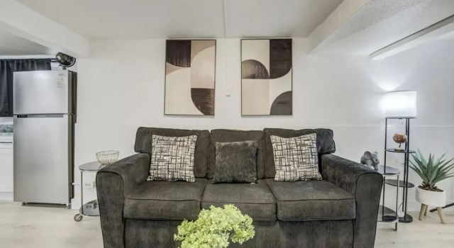 1318 E Pikes Peak