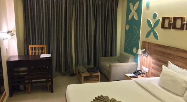 Номер Deluxe c 1 комнатой SilverCloud Hotel and Banquets