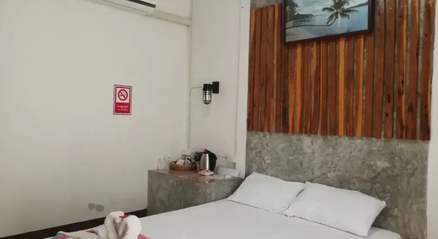 Charoensook Resort, Varaa Lomakeskus Hotellit North-Eastern Thailand pysäköinnillä, Pysäköinti