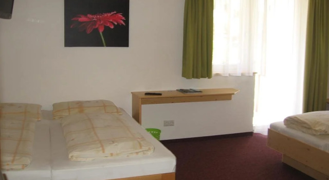 Haus Vilgrassa, Book Hotel Hotels in Vorarlberg with Parking, Parking