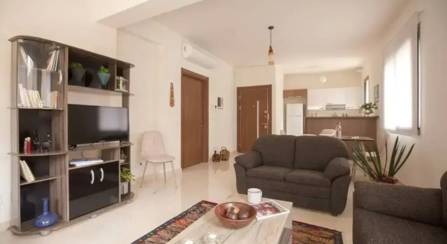 Апартаменты с 2 комнатами с балконом и с видом на город Sioufi - 2-BR Apartment With a Balcony