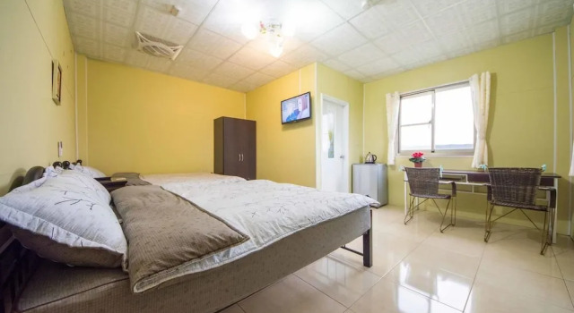 Red Crown Jacana B&B