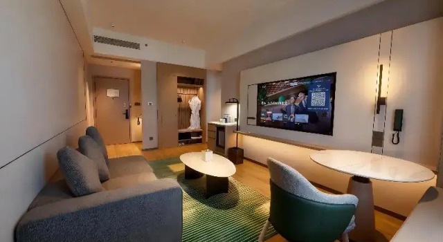 Двухместный люкс c 1 комнатой Holiday Inn & Suites Guangzhou South Station by IHG