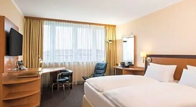 Семейный номер Standard с красивым видом из окна Best Western Conference Airporthotel Frankfurt Mörfelden
