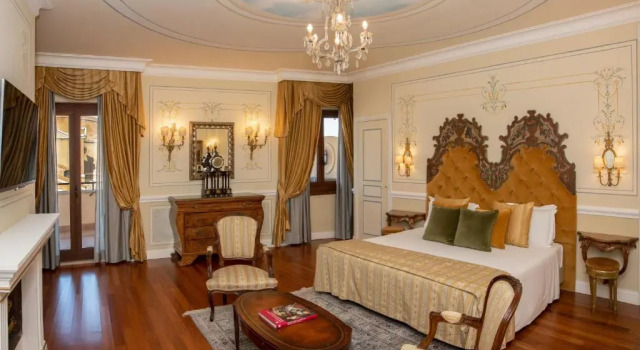 Двухместный люкс Presidential с террасой Radisson Blu GHR Rome