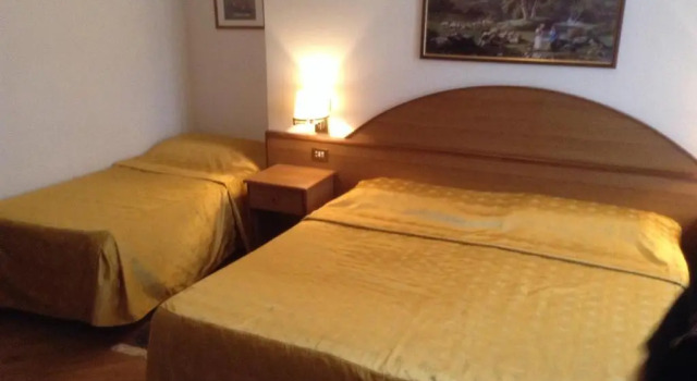 Трёхместный номер Standard Hotel Saini with Air conditioning