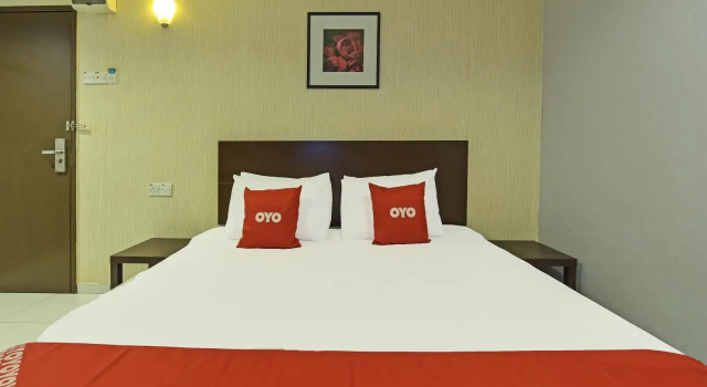 Luksusowy dwuosobowy pokój Hotel O M Three Hotel