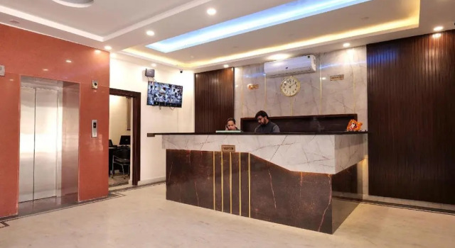 sparrow hotel Dehradun, Rezervovat Hotel Déhrádún Uttarakhand