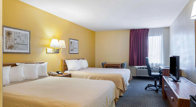 Четырёхместный номер Standard Rodeway Inn & Suites Blanding
