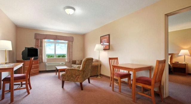 Семейный люкс Days Inn by Wyndham Oromocto Conference Centre