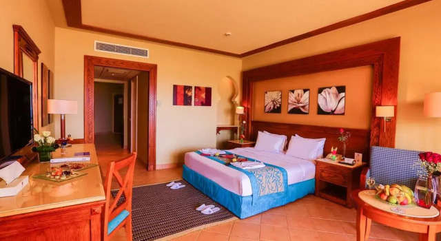 Полулюкс с видом на сад Charmillion Club Resort