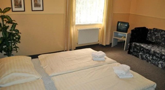 Hotel Wertheim, Buchen Sie Hotel Praha 06 Prag, in der Nähe von Bílá hora