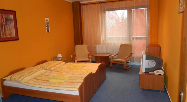 Hotel Slnecny Dvor, Rezervovat Hotel Michalovce Košický kraj