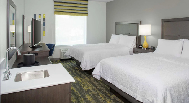 Четырёхместный номер Standard Hampton Inn & Suites Irvine/Orange County Airport