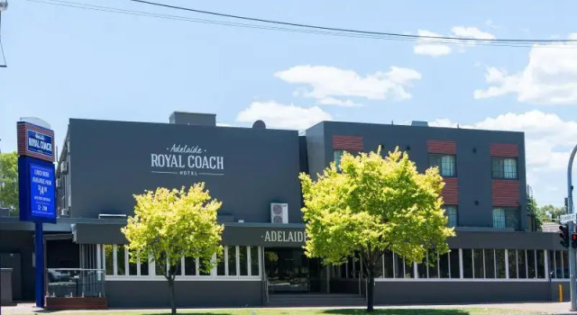 Люкс Grand Adelaide Royal Coach