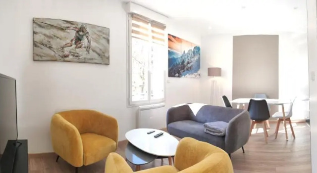 Joli appartement rénové avec terrasse, Prenota Appartamento Hotel a Alvernia con parcheggio, Parcheggio