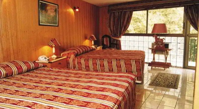 Двухместный номер Standard с балконом Windsor Suites Hotel