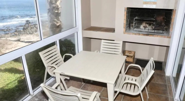 Апартаменты с балконом Zeezicht Apartments