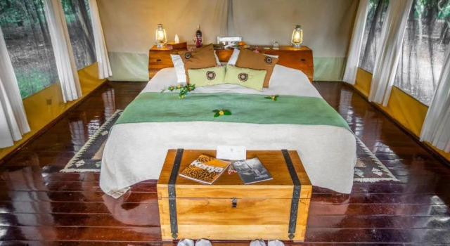 Karen Blixen Camp Masai Mara, Boek Hotel Mara Rianta Rift Valley Province