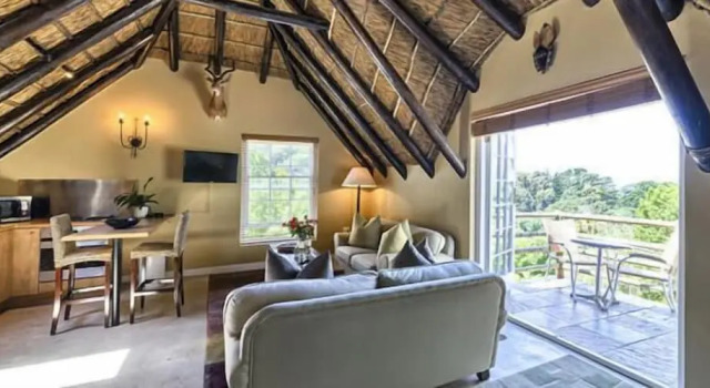 Коттедж с балконом Ikhaya Safari Lodge