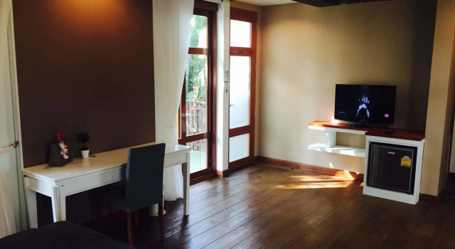 Huaymuang Apartment, Varaa Huoneisto Hotellit North-Eastern Thailand pysäköinnillä, Pysäköinti