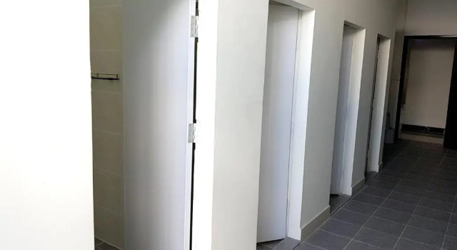 Кровать в общем номере Lucky Hostel