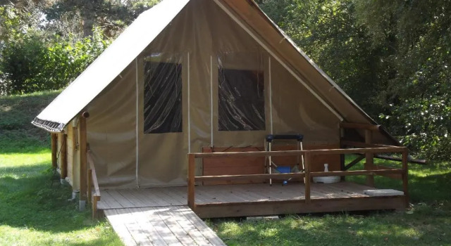 Тент Camping le Nid du Parc