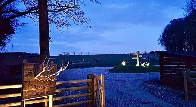 Коттедж с балконом Luxury Safari Lodge-Sleeps 4 6-Deer Park-Dogs Ok