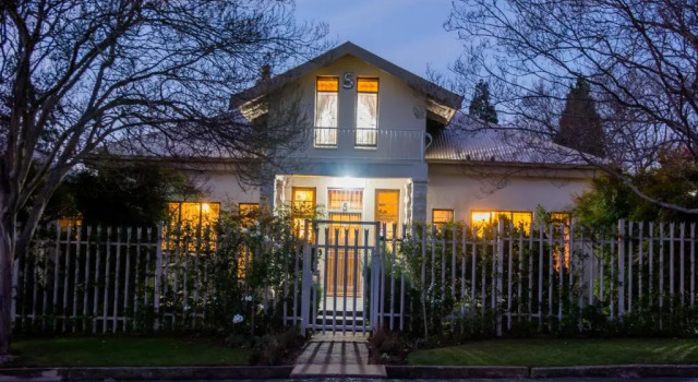 Mirabel Guesthouse