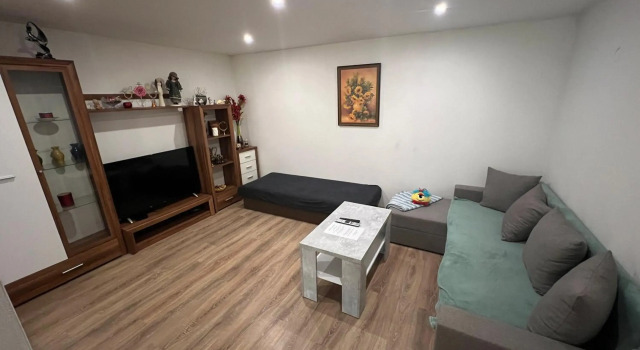 Priestranný dom v tichej časti mesta Levice., Buchen Sie Hotel Levice 