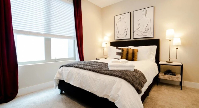 Mid Mod Manor A Sophisticated Townhouse Golden Triangle, Varaa Lomakoti Denver Colorado, lähellä Larimer Square