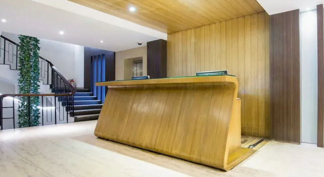 Capital O 45587 The Roa Hotel, Забронировать Отель Отели штата Махараштры с завтраком, Завтраки