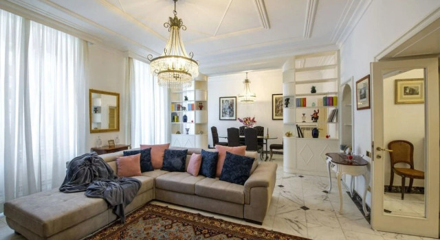 Stylish and Chic 4 Bed/3 Bath in a Great Area, Prenota Hotel Roma Lazio