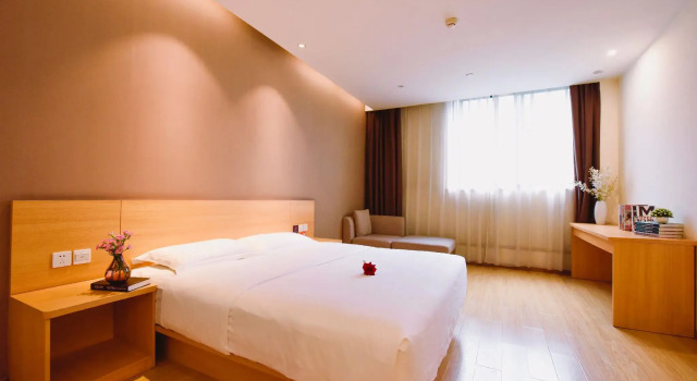 7 Days Premium Hotel (Chongqing Longtousi North Railway Station Center)