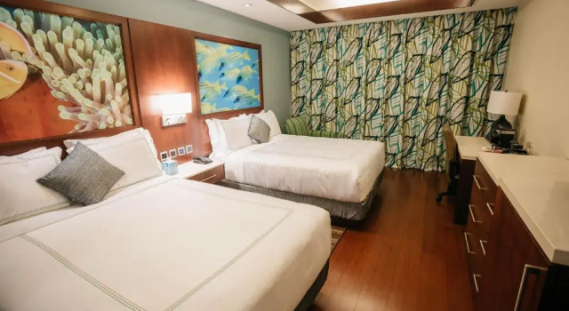 Четырёхместный номер Deluxe Surfrider Resort Hotel
