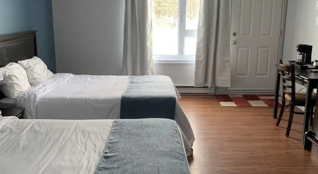 Четырёхместный номер Standard Motel Le Rond Point