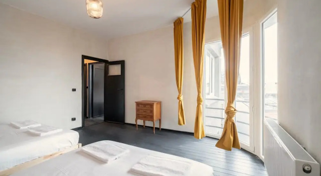 2BR Apartment Near Grand Central for 14P, Забронировать Апартаменты/квартира Антверпен провинция Антверпен, рядом с Станция Антверпен Централь
