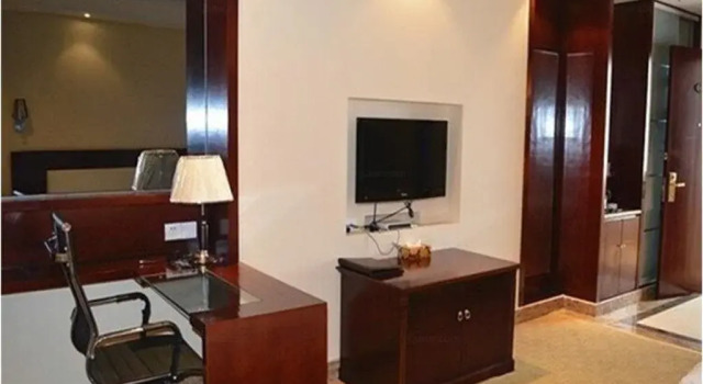 Yangzhong City Business Hotel, Rezerwuj Hotel Yangzhong Jiangsu
