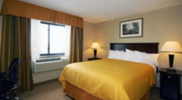 Quality Inn Jamaica AirTrain, Забронировать Отель Отели Куинс 3 звезды, рядом с Торговый центр Jamaica Colosseum, 3*