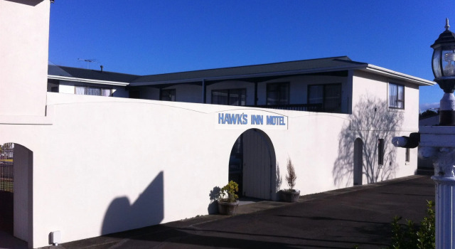 Hawks Inn Motel