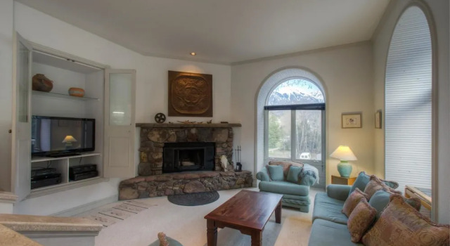 A Village Suite 348 3 Bedroom Condo By Accommodations in Telluride, Забронировать Отель Отели Теллурайд 4 звезды, рядом с Oak Street Lift, 4*