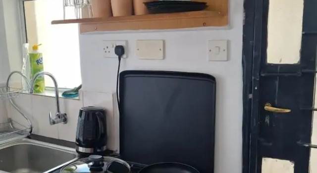 Студия Deluxe Lux Suites Racecourse Gardens Studio Apartments