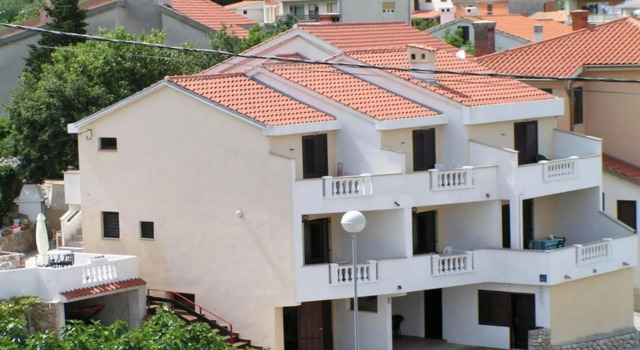 Apartment Vrbnik 1, Prenota Appartamento Hotel a Isole Quarnerine con parcheggio, Parcheggio