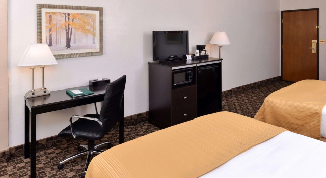 Четырёхместный номер Standard Quality Inn
