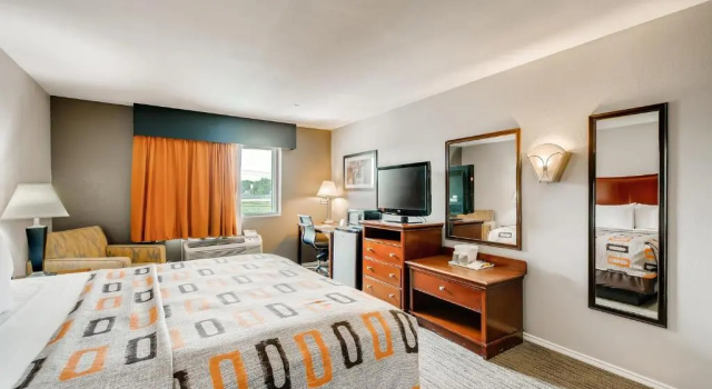 Номер Standard Orangewood Inn and Suites Midtown