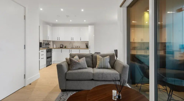 London - 1 Bed Apartment - Sleeps 2 - Long Stays, Varaa Huoneisto Asunnot kohteessa Merseyside, Huoneisto